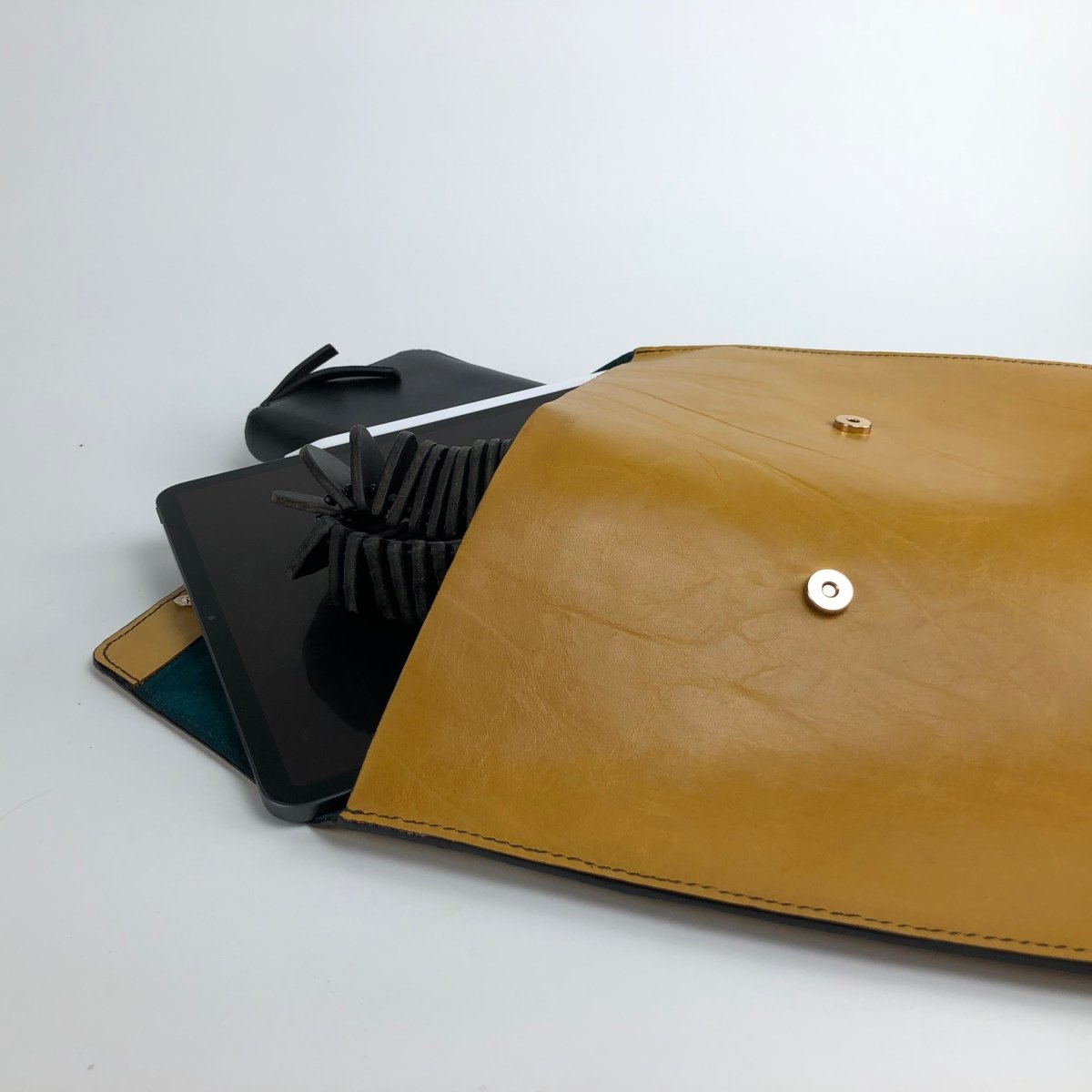 The Envelope Clutch Natural