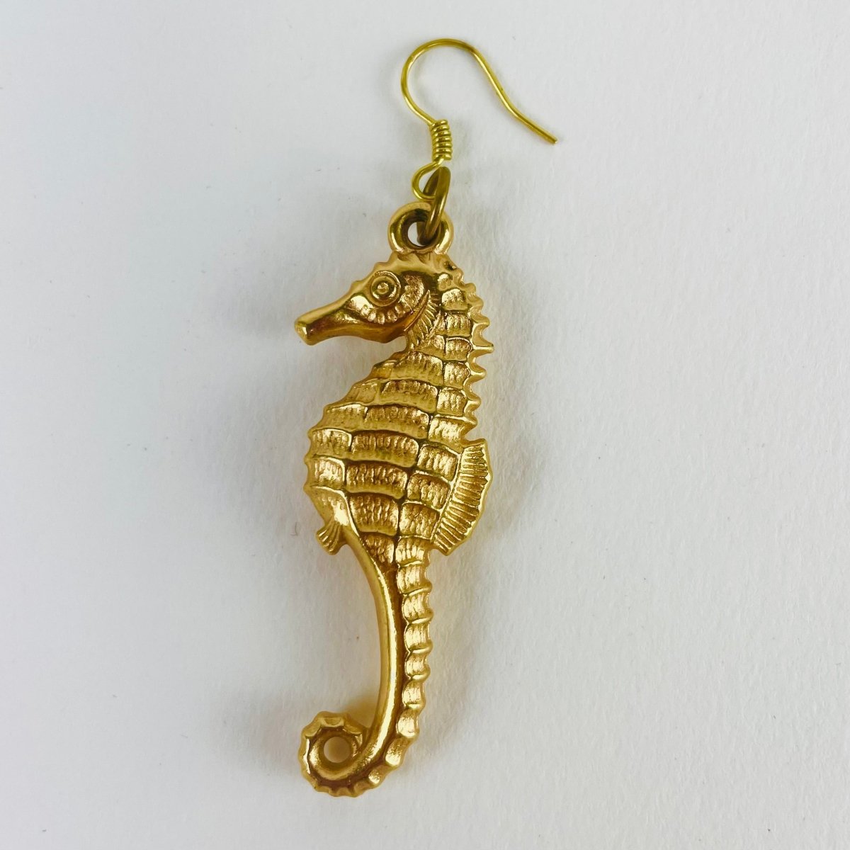 Single Gold Seahorse Earring - Hart & Hive